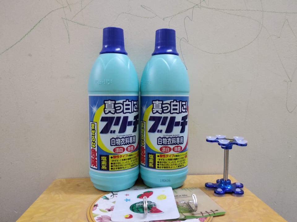 Nước tẩy quần áo 600ml Rocket Nhật Bản