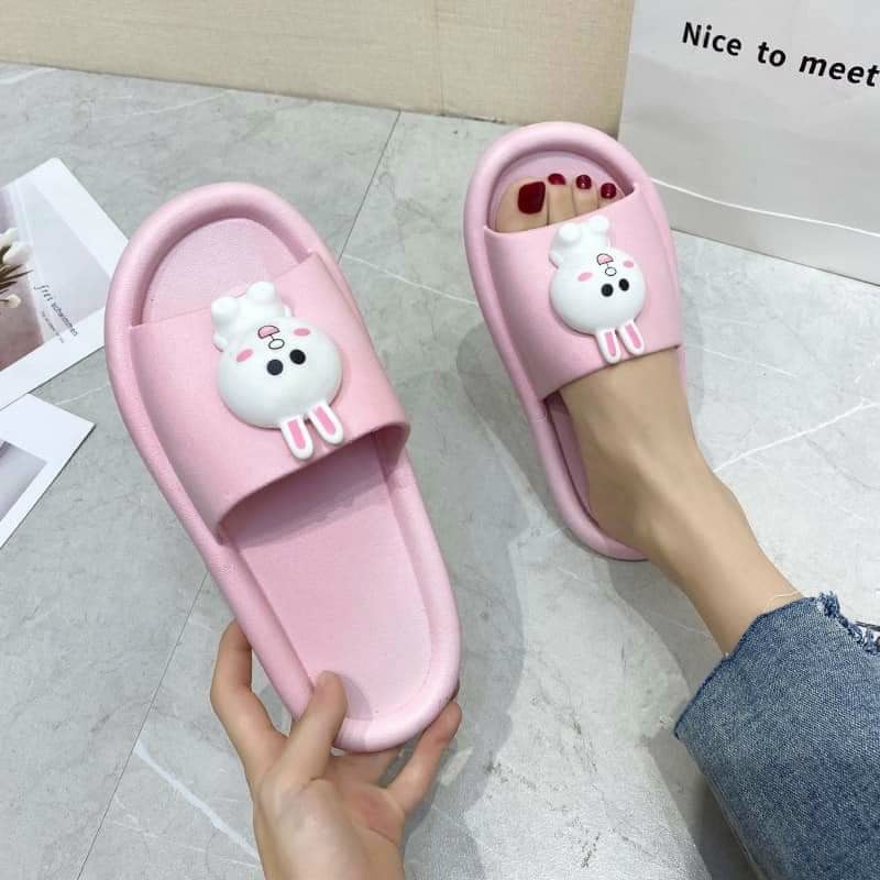 giày dép họa tiết mặt gấu