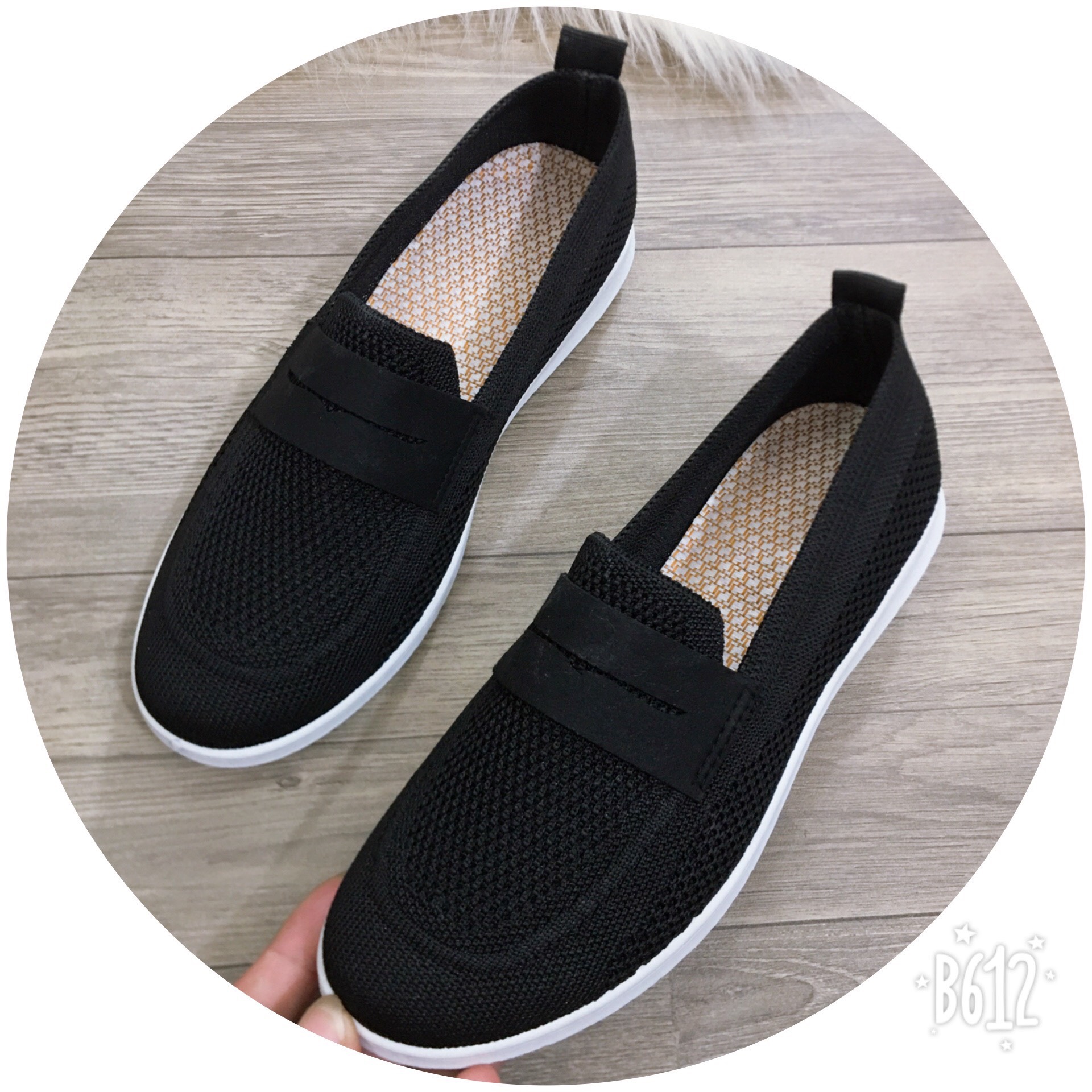 Giày slip on nữ co giãn chất mềm ôm chân