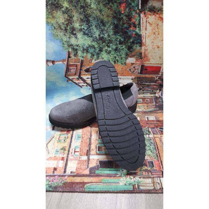 [HCM]SaleGiày hiệu Clarks da lộn xuất khẩu
