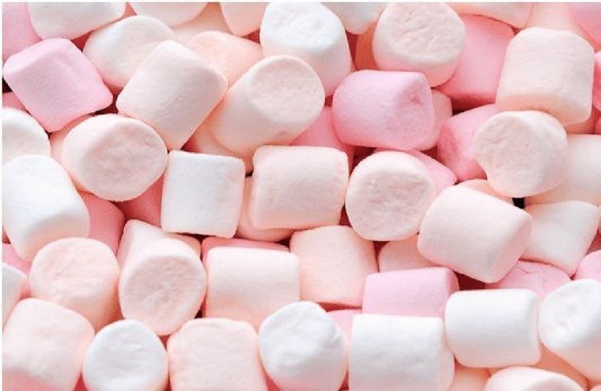 Kẹo Bông Gòn Dâu Corniche Mega Marshmallows (Gói 120g Hồng)