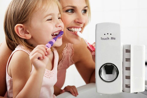 [HCM]Kệ để bàn chải + Dụng cụ lấy kem đánh răng Touch Me