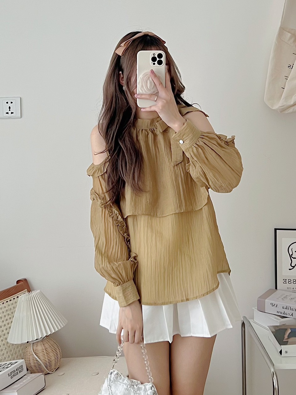 Áo cổ yếm buộc nơ khoét vai tay phồng bánh bèo - Chann Closet