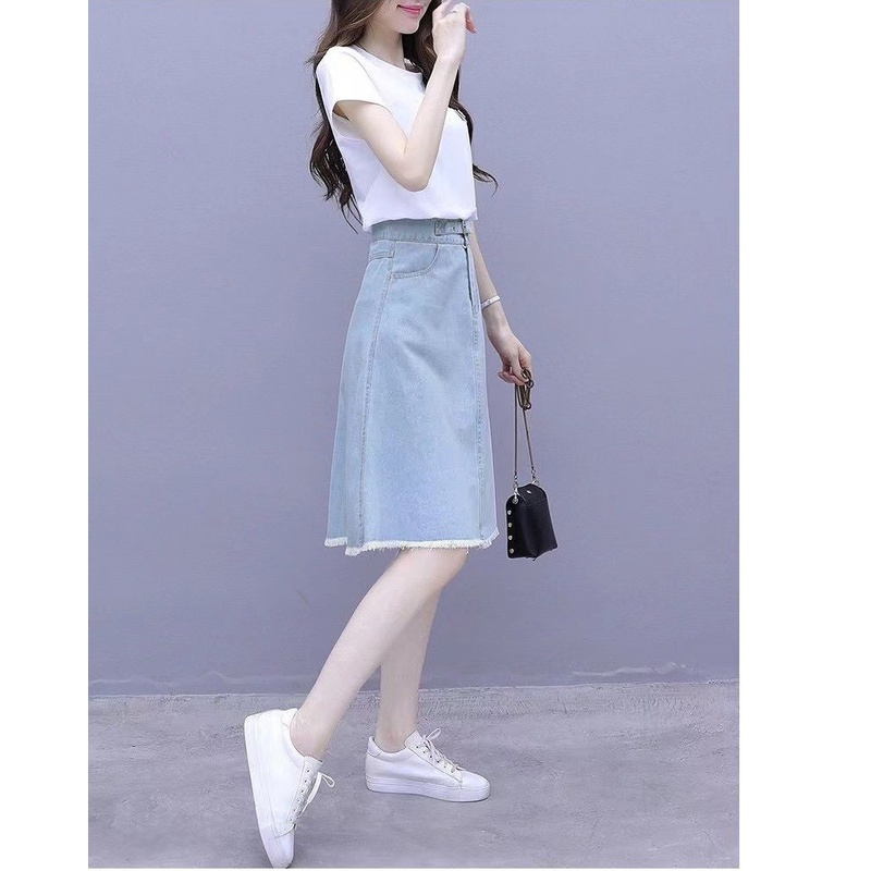 Chân váy jean lửng chữ A trẻ trung năng động