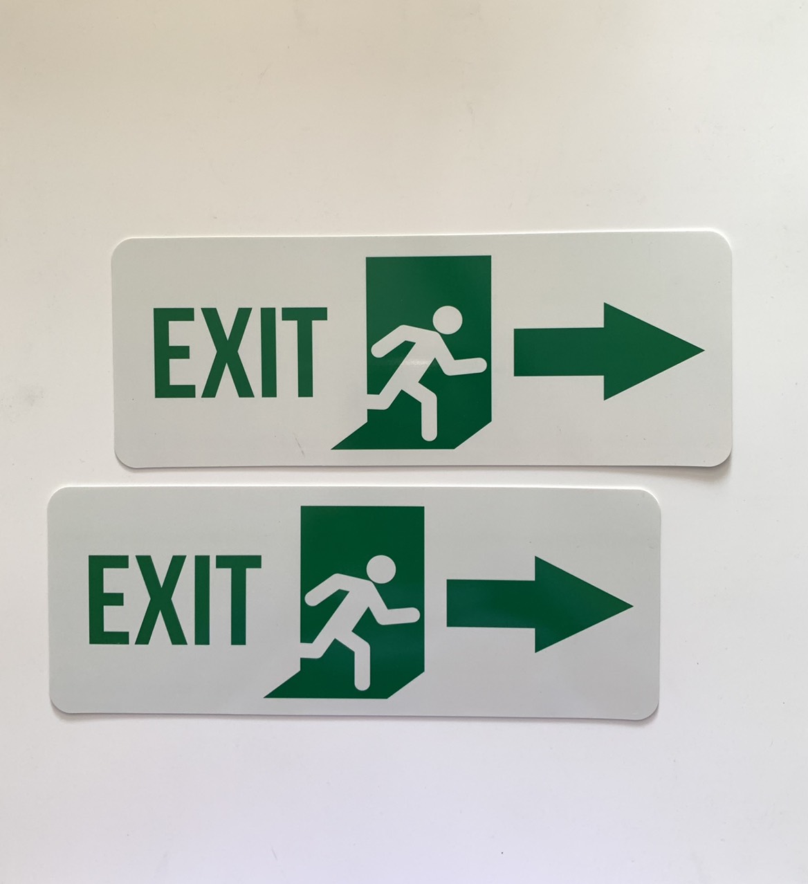 Biển Báo Chỉ Dẫn Lối Ra Phải ,  EXIT Phải  , EXIT Trái 10Cm * 26.5Cm