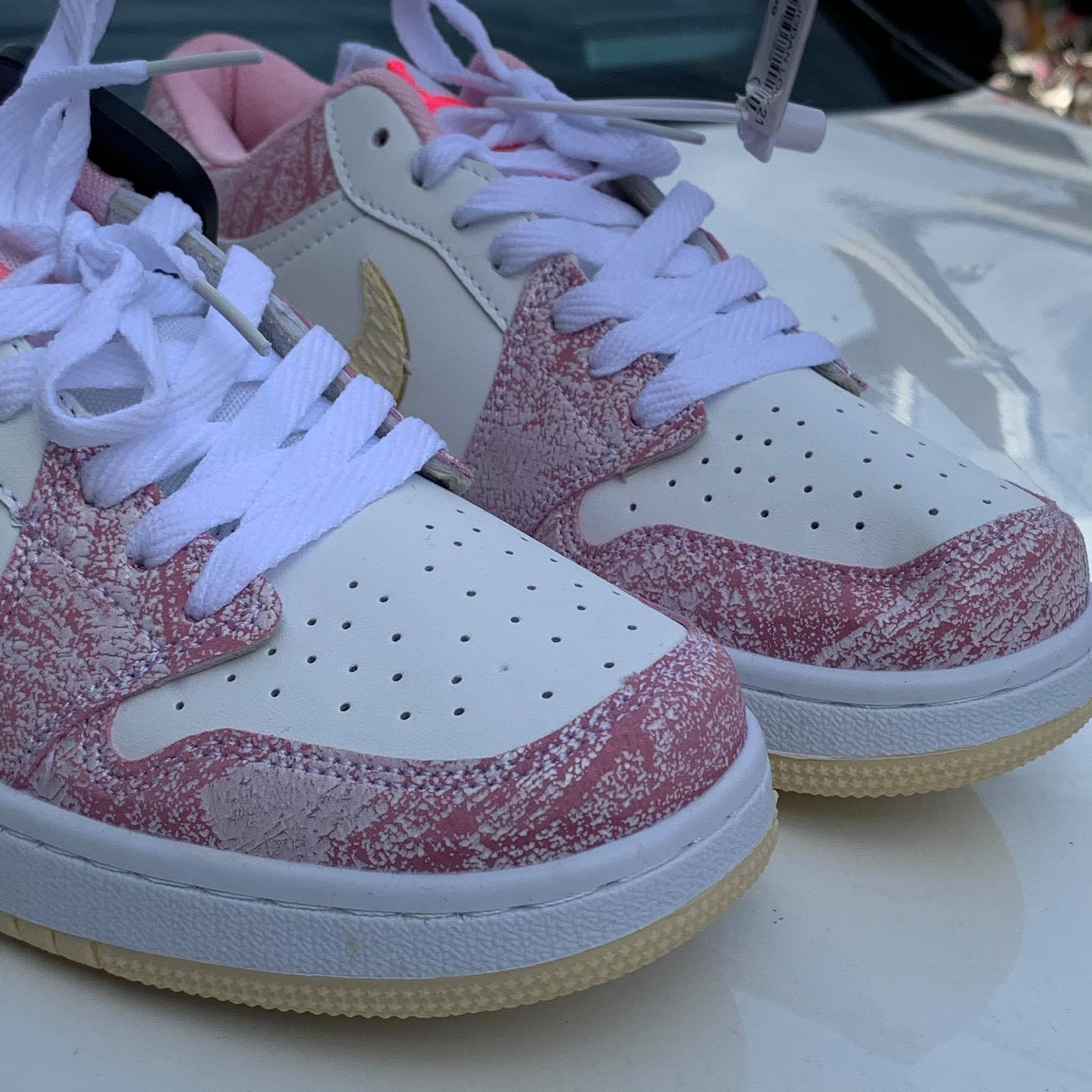 Giày sneaker Jodan 1 low màu hồng da lộn - Gin Store