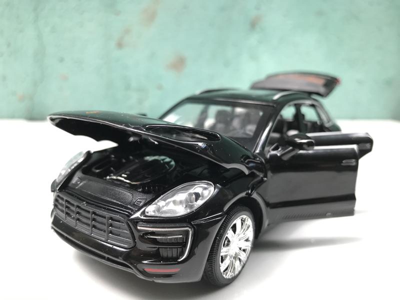 Mô hình xe ô tô Porsche MACAN 1:32