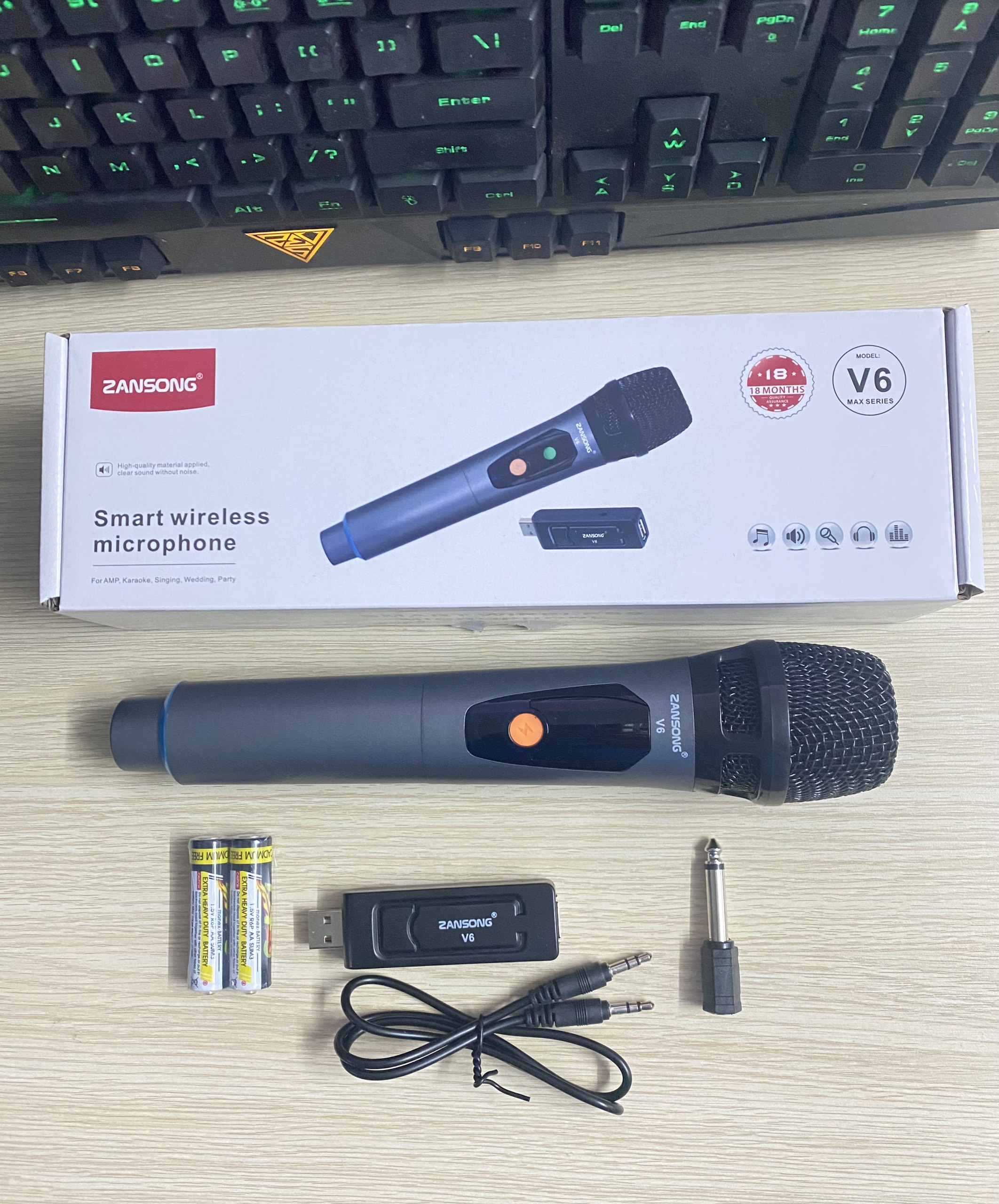 Micro Karaoke không dây V6