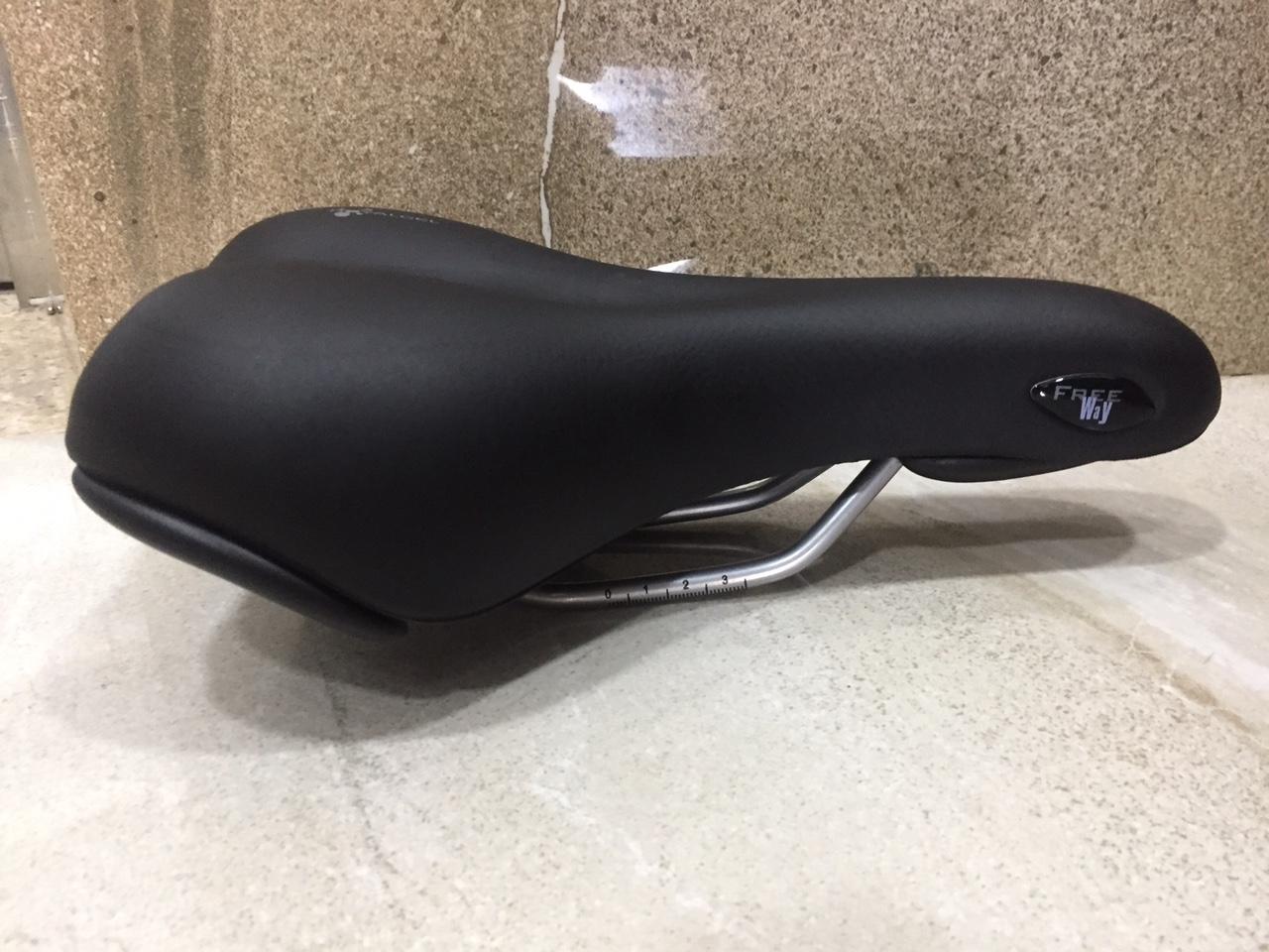 Yên xe đạp Selle Royal FREEWAY- yên silicon dày êm giúp giảm ê mông
