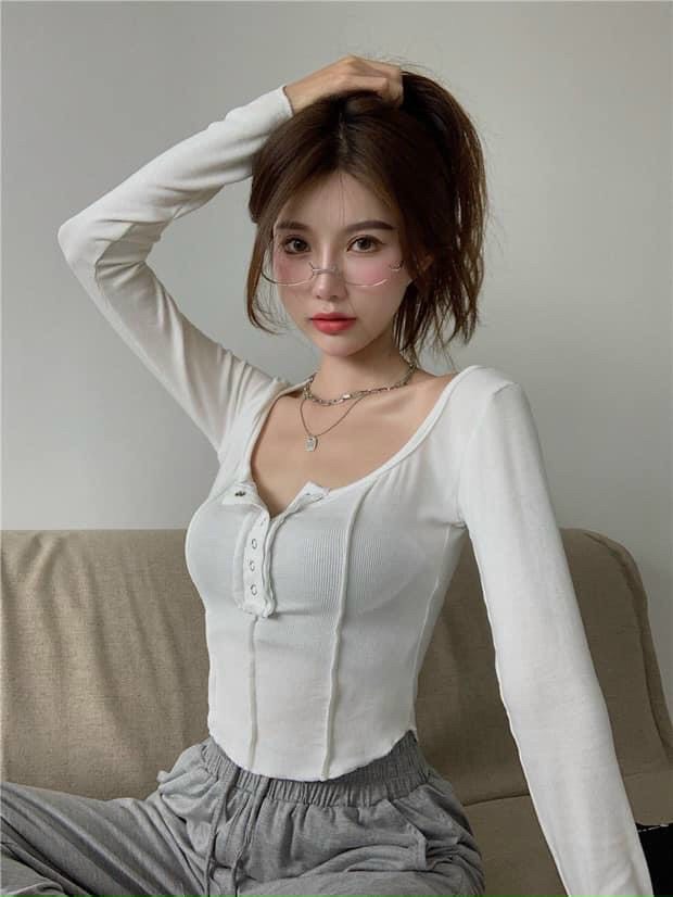 Áo Kiểu Hot Girl Đính Nút Ngực May 2 Đường Lai Phong Cách - Vải Borip Dày Mịn Style Ulzzang Hàn Quốc HOT TREND TTKXA0258
