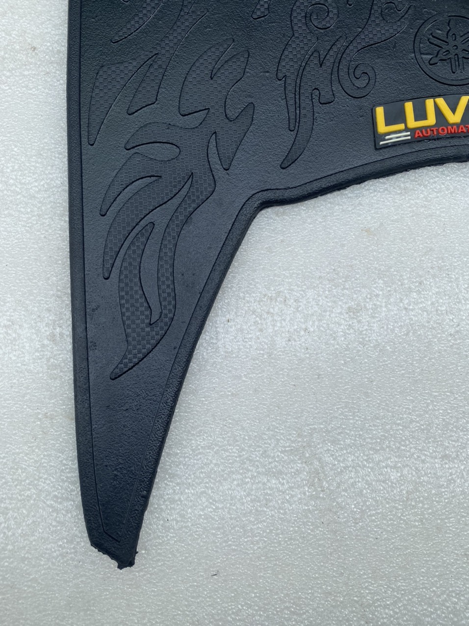 THẢM CAO SU LÓT CHÂN XE LUVIAS