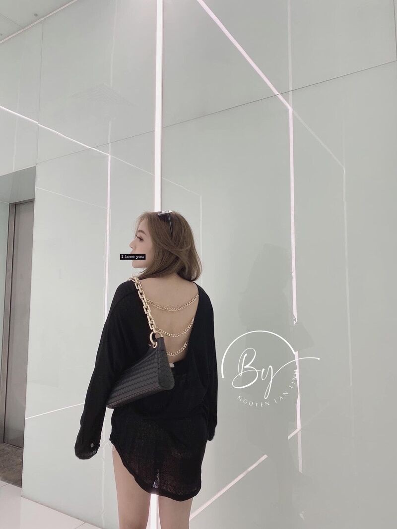 Áo thun dây xích đan lưng tay lỡ 