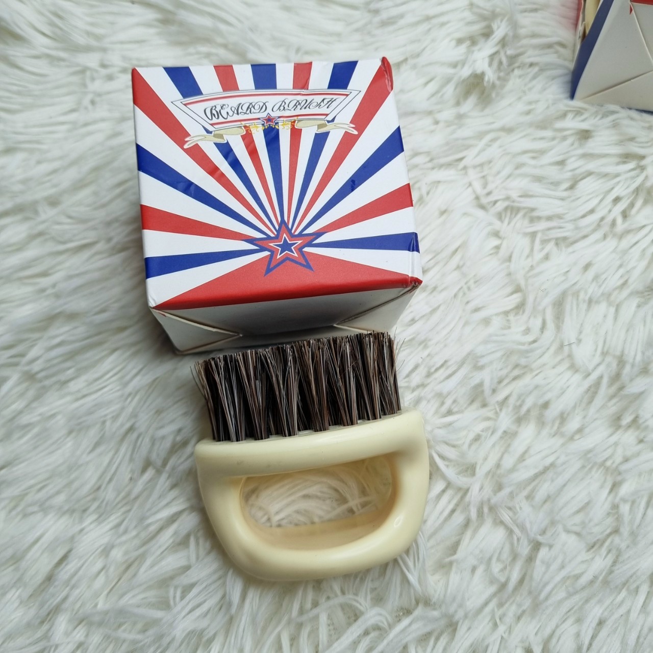 Cọ phủi tóc xỏ ngón barber