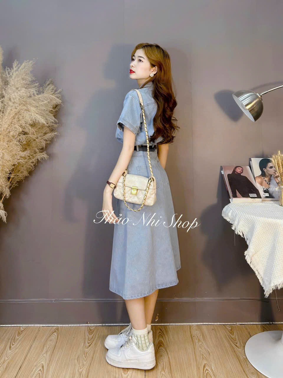 Set bộ hottrend chất jean áo sơ mi tay ngắn mix chân váy chữ A phối nịt thanh lịch, Set siêu HOT chân váy mix áo sơ mi ngắn tay chất jean kèm nịt xinh xắn, Set bộ áo sơ mi tay lửng mix chân váy kèm nịt chất jean DX