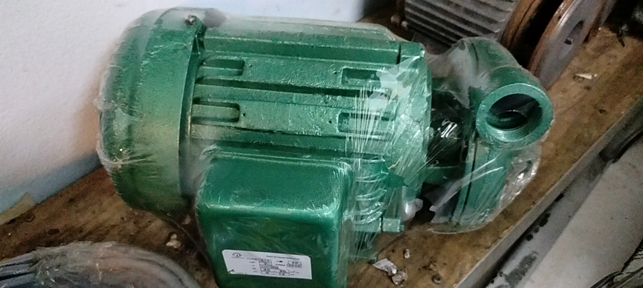 MÁY BƠM NƯỚC 1.5HP VỎ KHÍA