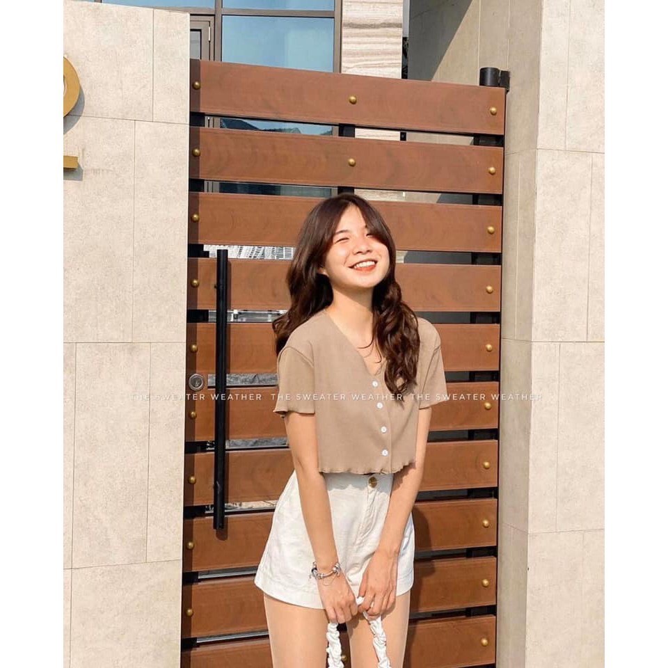 Fs 0Đ_Áo Croptop Thun Tăm Cúc Cài Cổ V Viền Bánh Bèo Hot