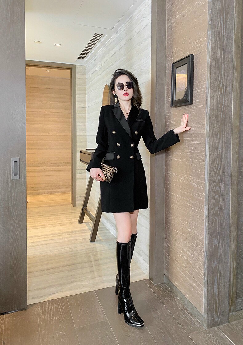 Đầm vest phối nút sang trọng