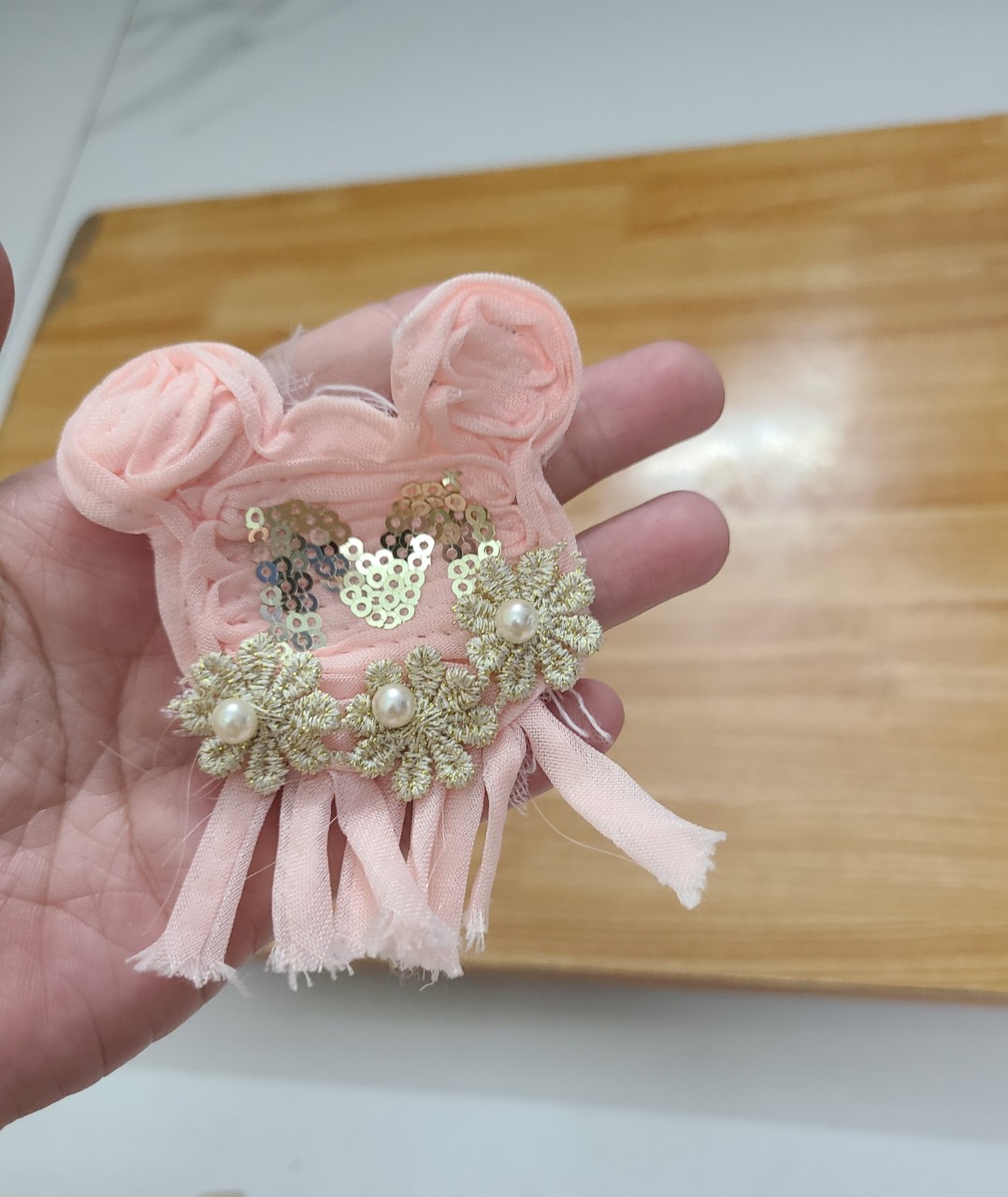 Hình trẻ con may lên áo trang trí . set 2 hình