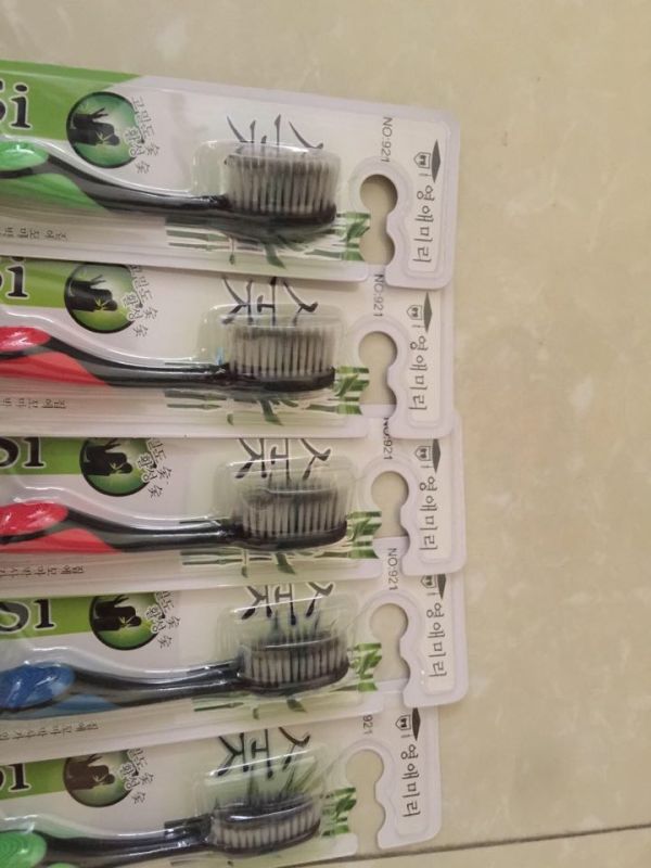 Hộp 30 cái bàn chải đánh răng Hàn Quốc làm từ than hoạt tính