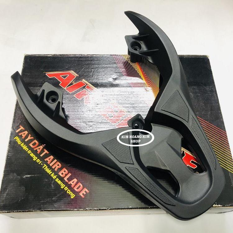 Tay dắt (Cảng) Sau Đen Nhám Kiểu Sh Gắn AirBlade 2016 đến 2021