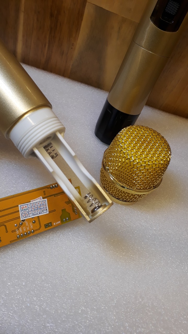Mic loa kẹo kéo UHF