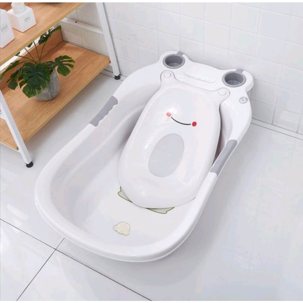 Chậu tắm có lưới nằm cho bé hình con ếch nhựa Việt Nhật cao cấp. Kích thước 77 x 50 x 32cm. Giúp con tắm thoải mái.