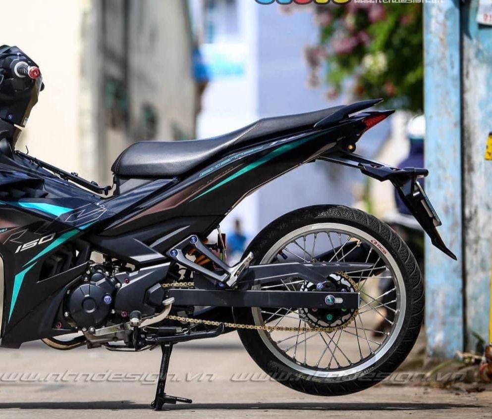 Tem Rời Ex Rc 150 Chât Liệu Crom Dán Xe Đen