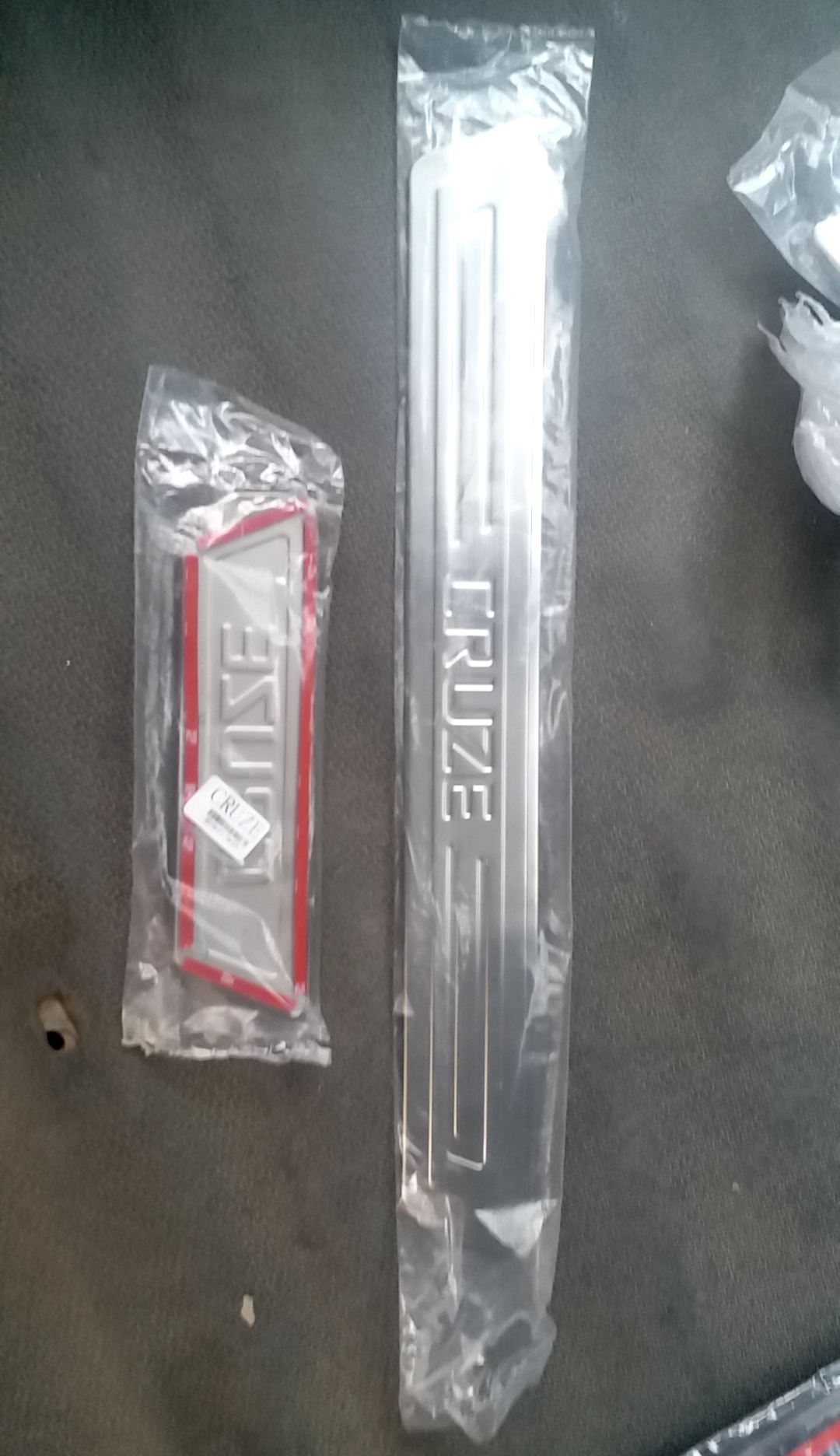 Bộ 4 nẹp chân ngoài inox xe chevrolet cruze 2010-2018