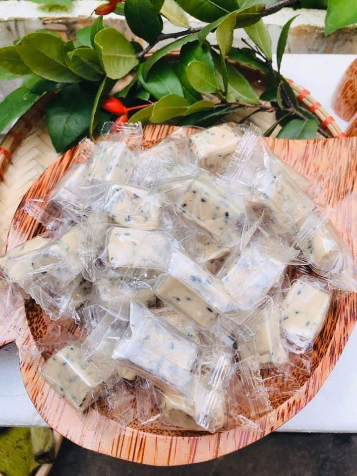 (Freeship) 1kg Kẹo dừa sáp mè đen Bến Tre