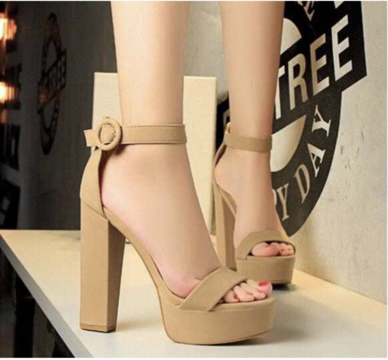 SANDANL CAO GOT 13CM DA MỀM ÊM CHÂN