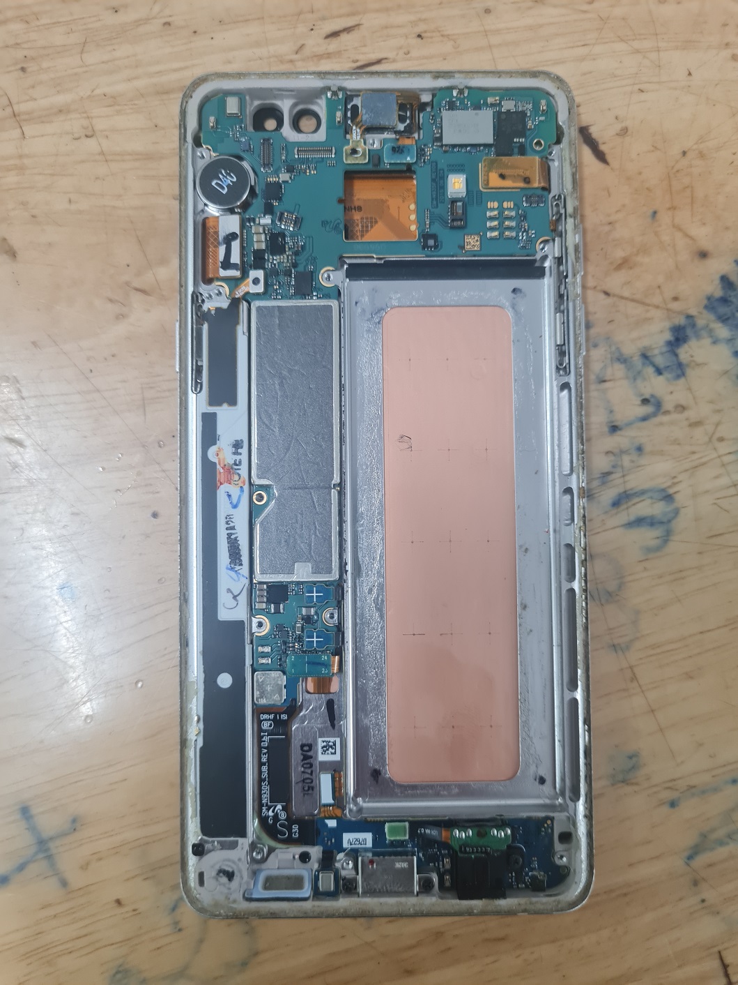 Cụm main samsung note 7 / note fe n930 / n935 bao gồm khung sườn, bo sạc, main , không có màn