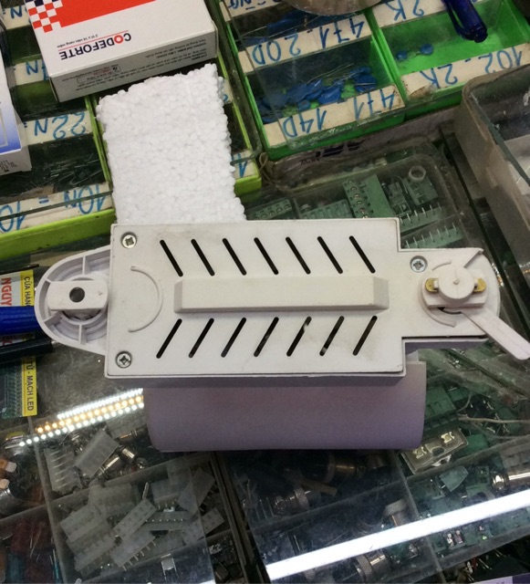 Đèn LED rọi 20W COB loại chạy ray