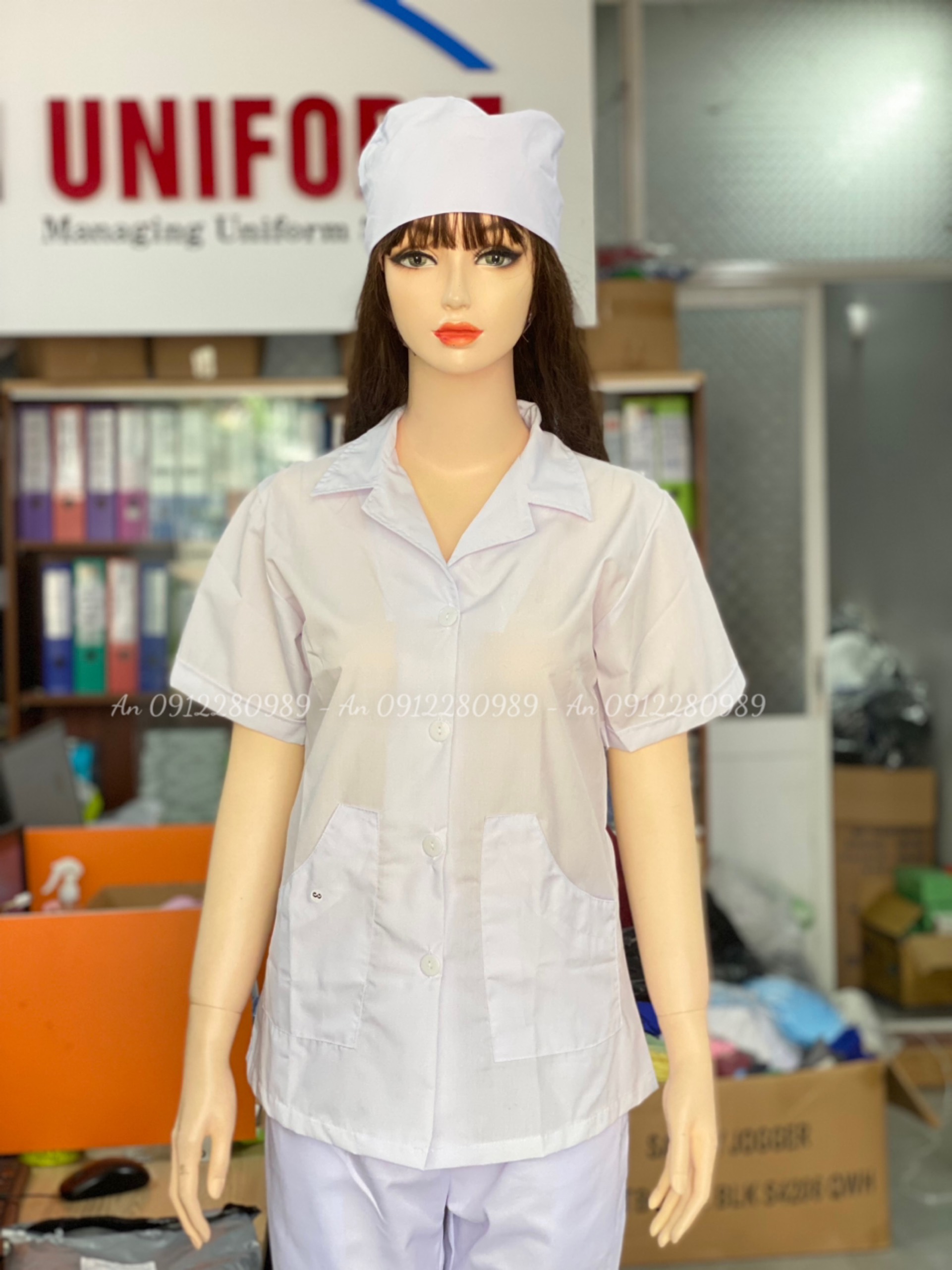 Áo blouse trắng form đẹp nữ điều dưỡng ngắn tay 2 túi xéo - áo bác sĩ, dược sĩ vải kate _ hình chup thật
