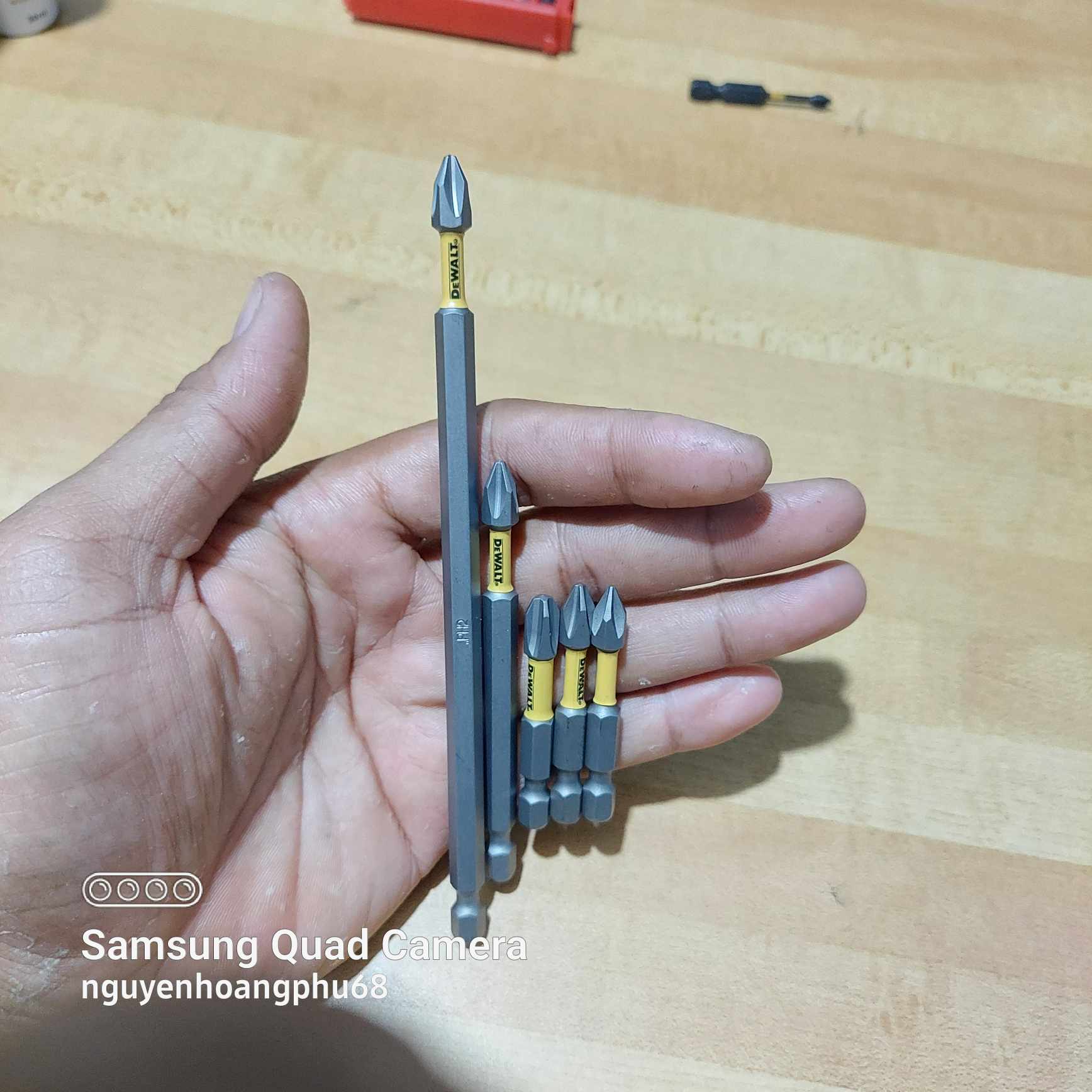 Bộ mũi vít đầu bắn vít Dewalt tem vàng
