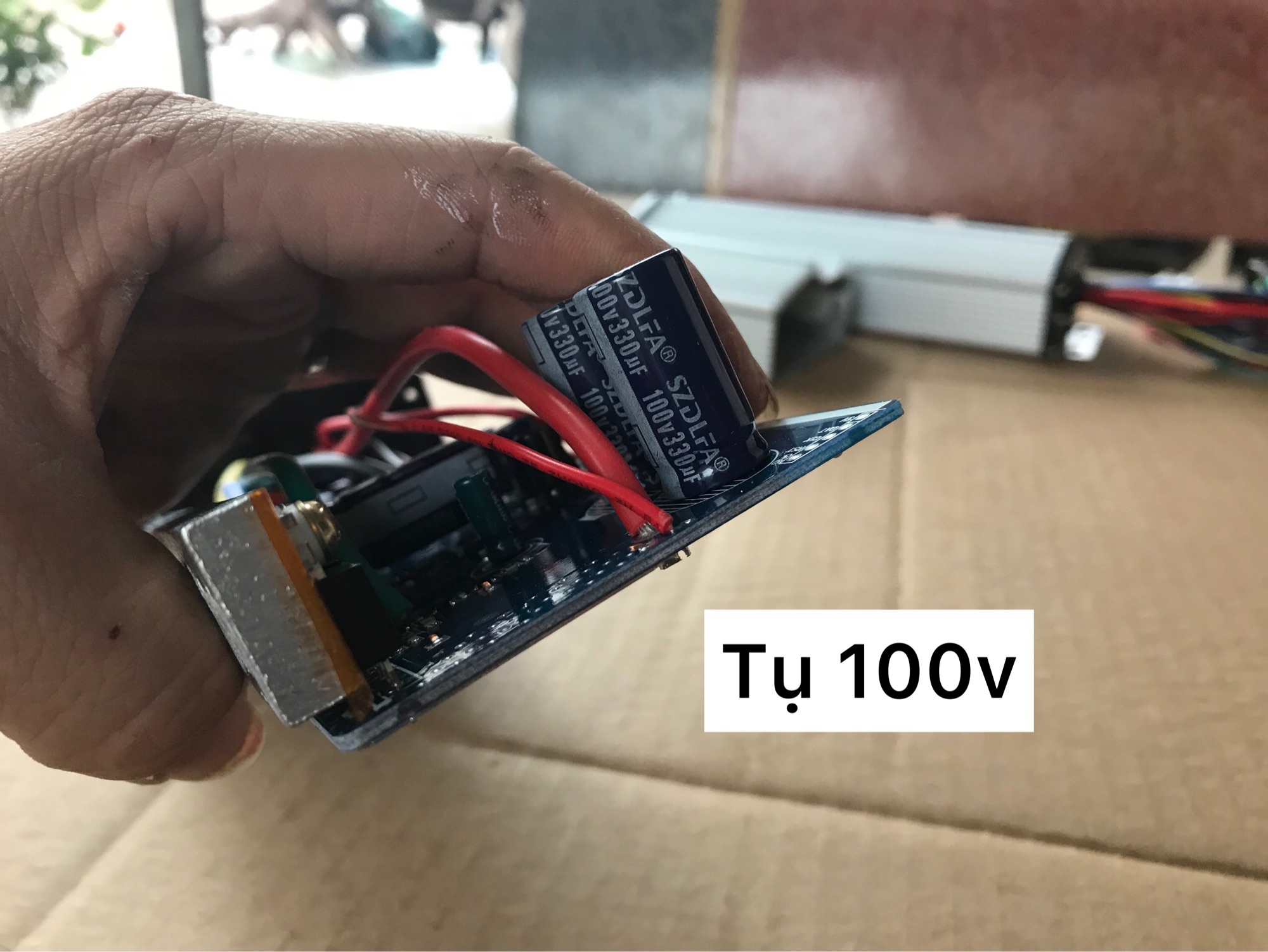 Ic 2000w Humi 72v 18 sò tụ 100v