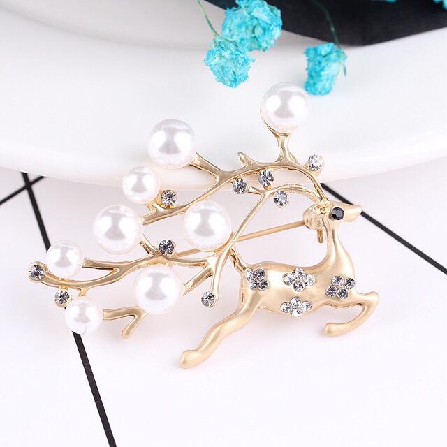 Cài áo hình hươu sao đính hạt(CATQE.AH,5.E5)