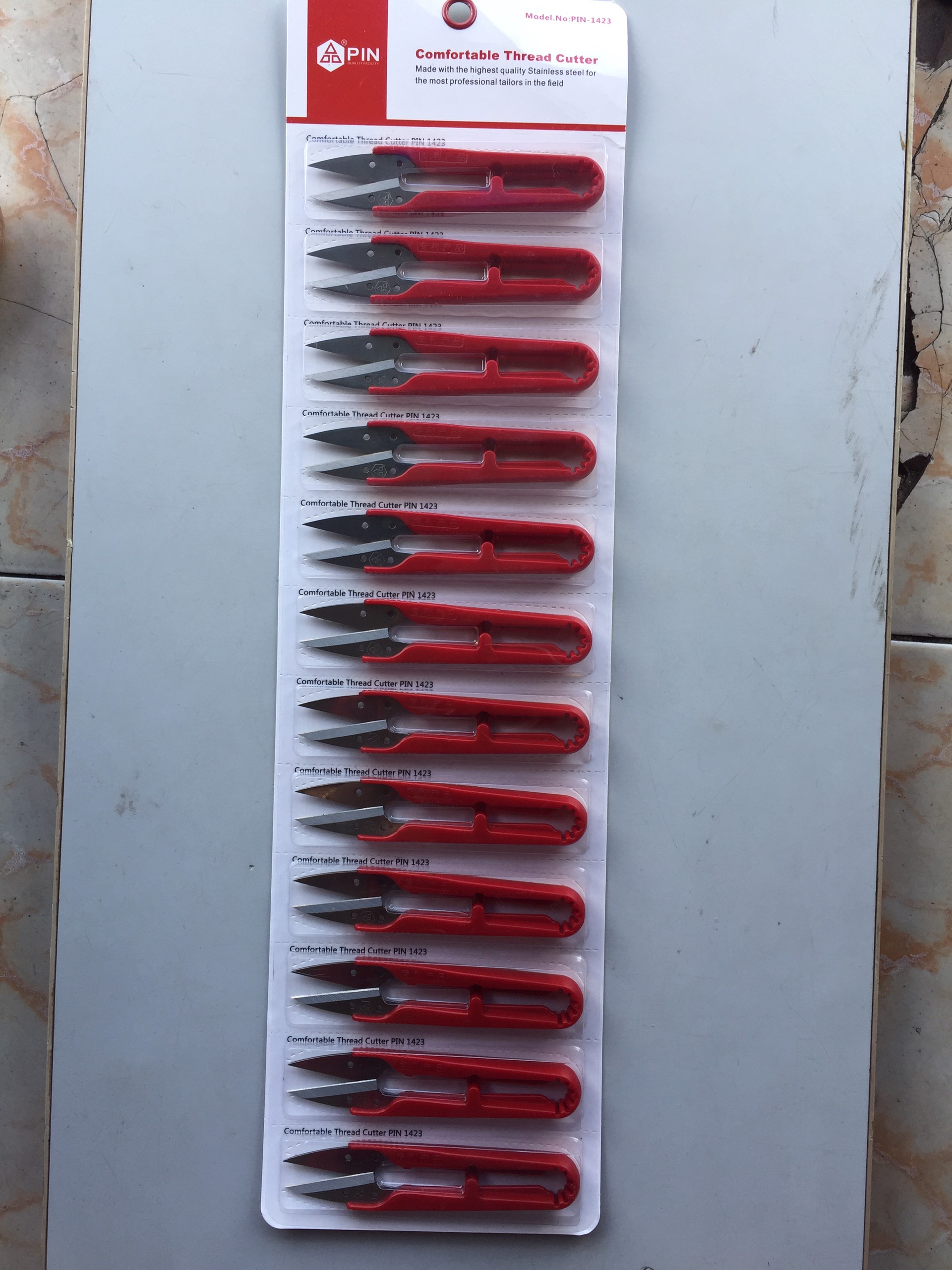 COMBO Vỉ 12 kéo bấm chỉ tiện dụng mã DJ-107 (Đỏ)