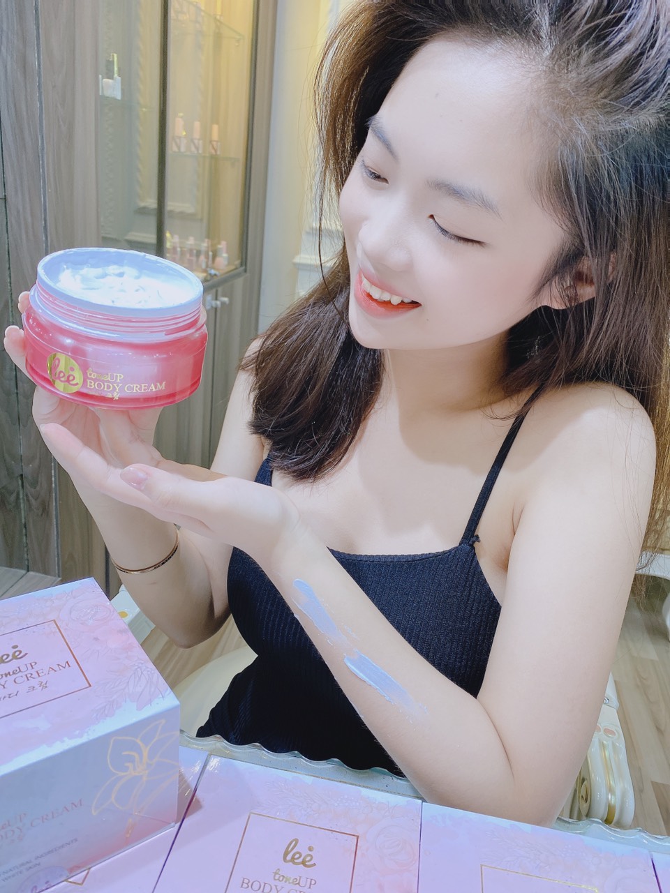 Kem kích trắng body Soo Lee - 200gr