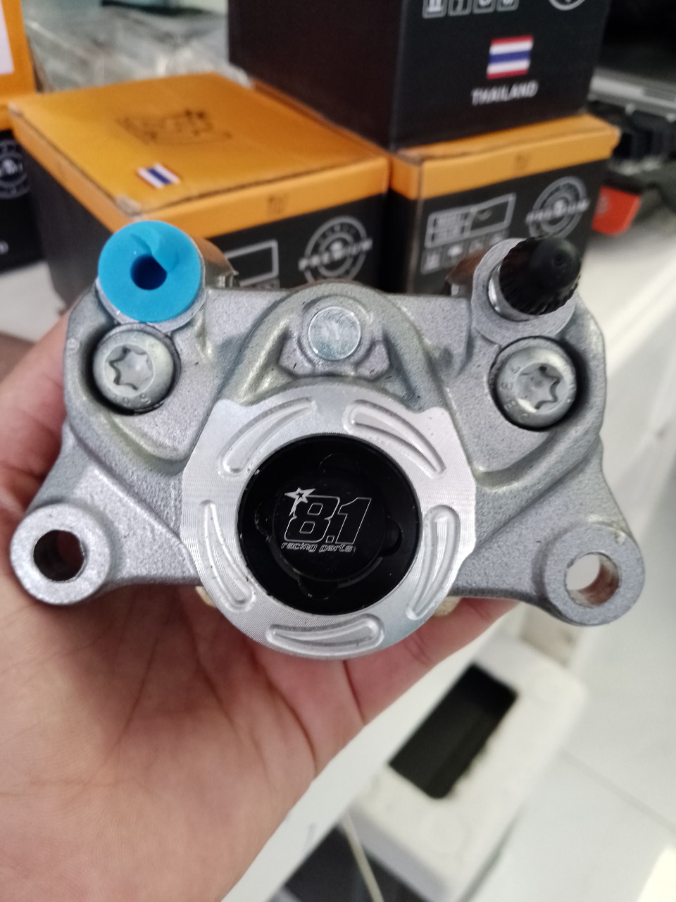Heo dầu 81 racing màu đen
