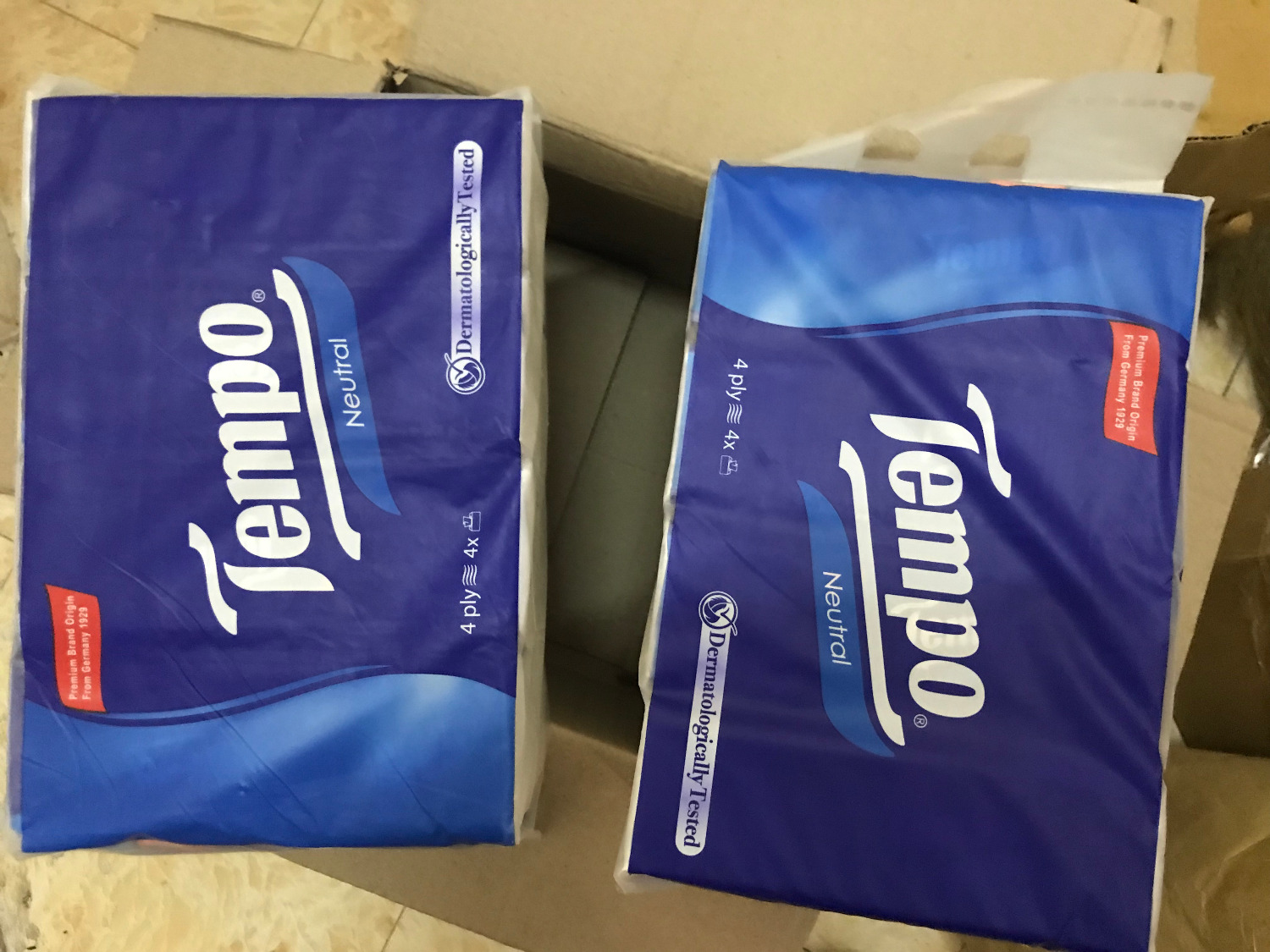 Khăn Giấy Tempo Softpack Icy Menthol 90 Miếng (Lốc 4 gói)