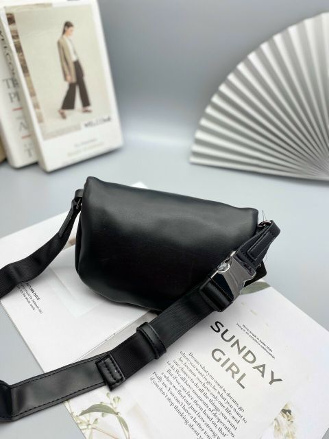 Túi Bao tử Guess hàng dư xịn authentic