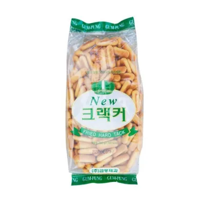Bánh quy lúa mạch que New Cracker Geum Pung 270g - Xanh lá