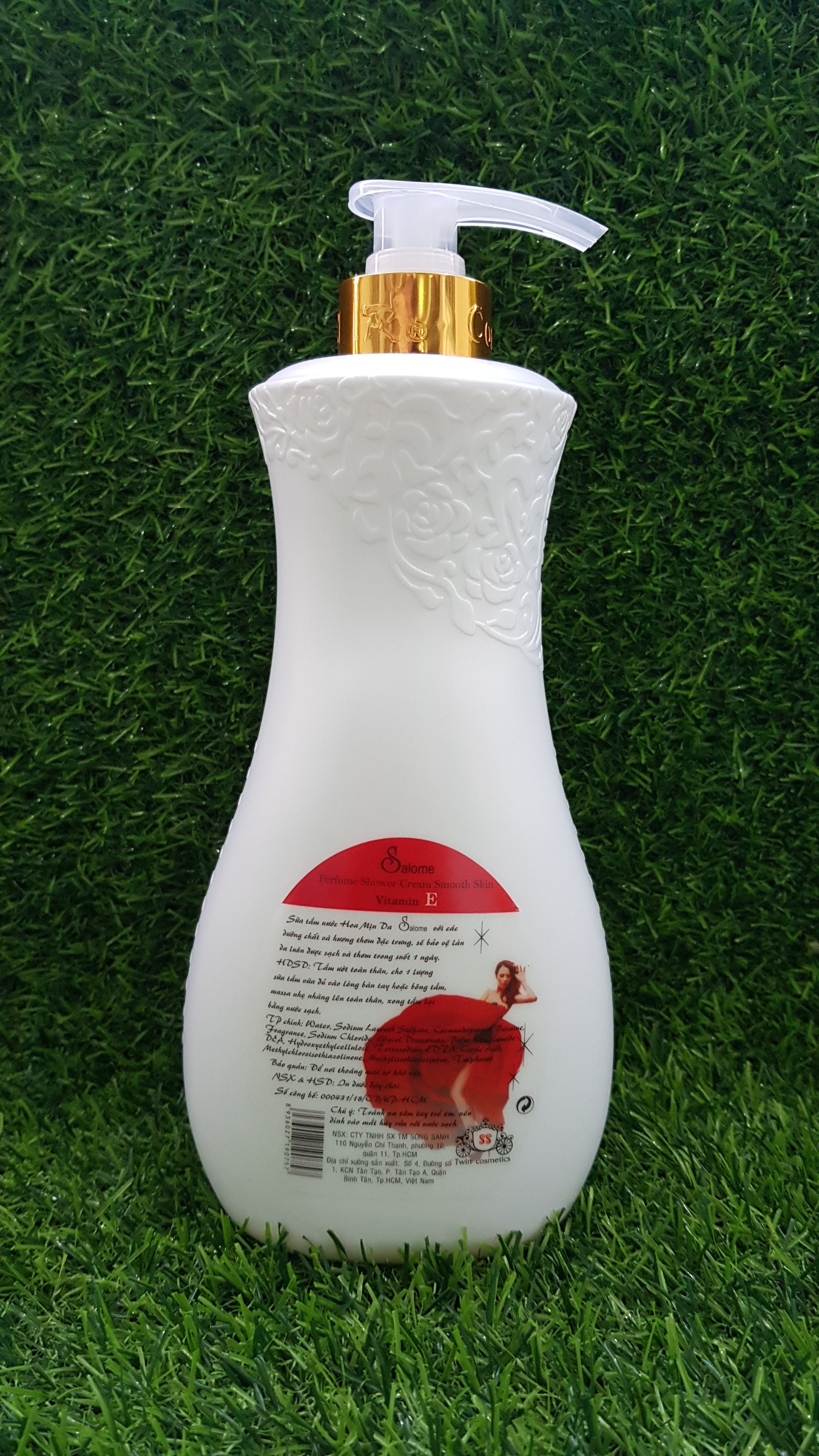 [HCM]Sữa tắm tinh chất hoa hồng Salome 900ml