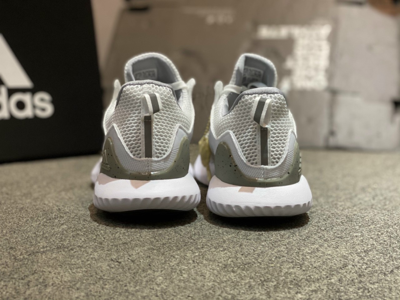 Giày Adidas Alphabounce