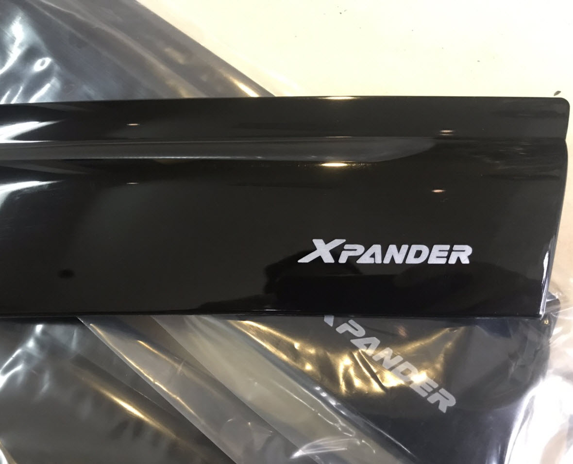 Vè che mưa theo xe Mitsubishi Xpander