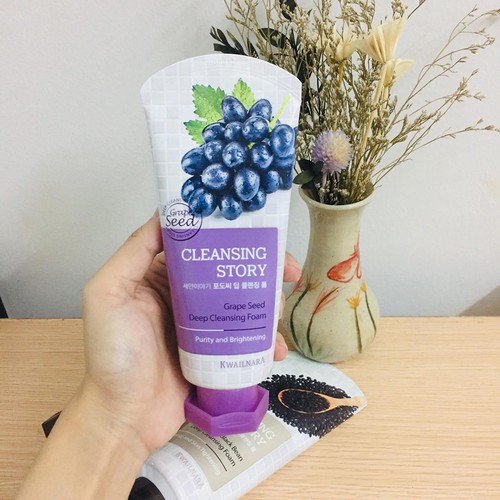 Sữa Rửa Mặt Nho Tím Kwailnara Grape Seed Deep Cleansing Foam 120ml