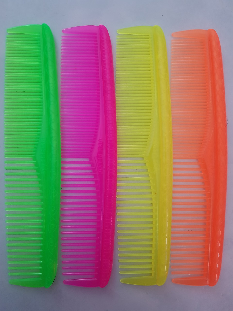 Combo of 2 Plastic Hair Combs