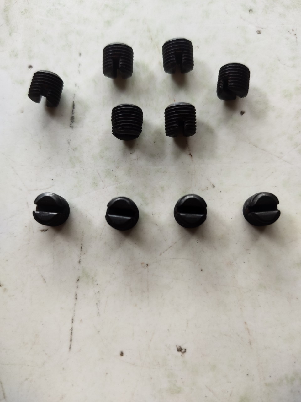 ốc giữ trụ chân vịt máy may công nghiệp