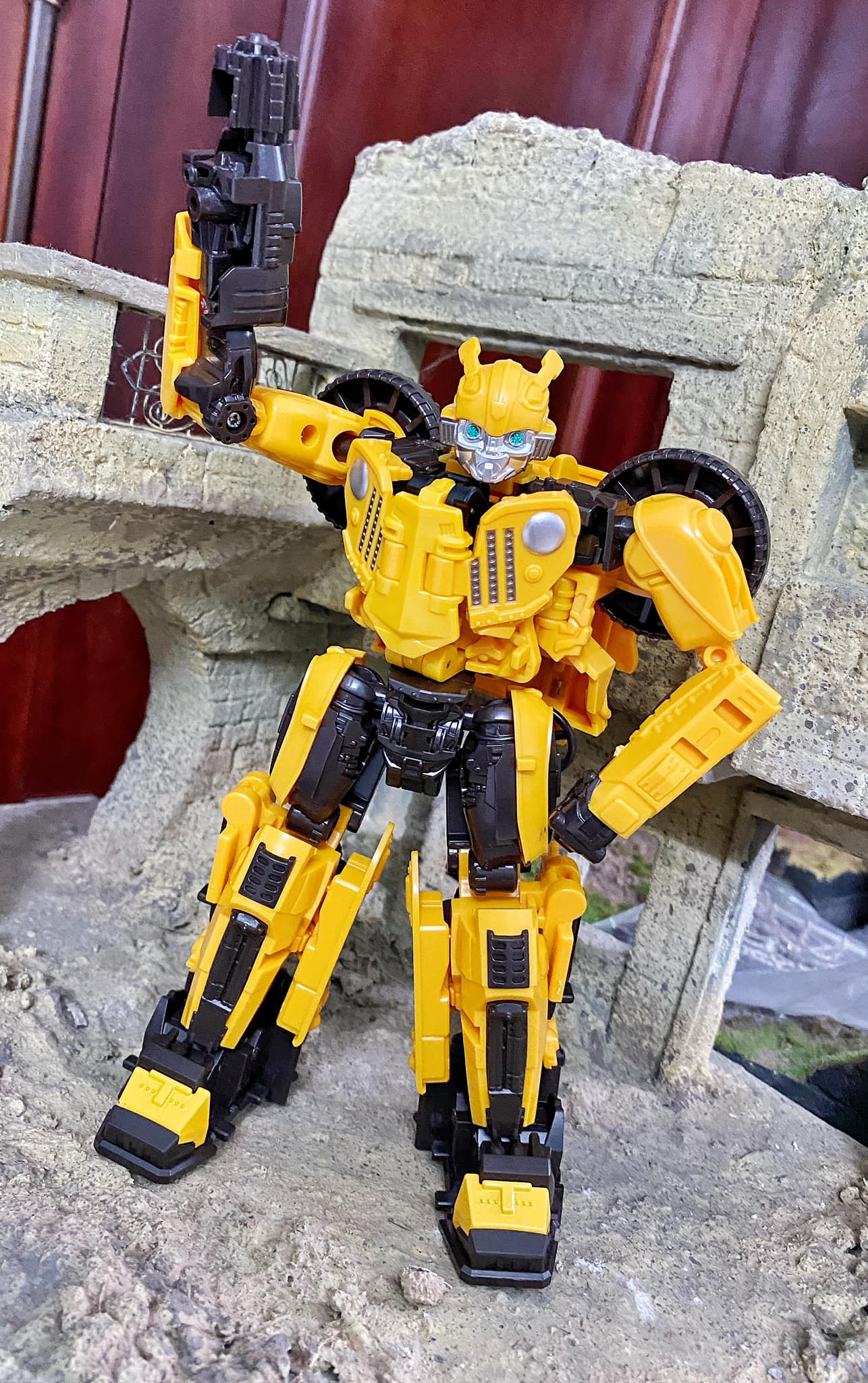 Mô hình robot Transformers Bumblebee YS-01C KO Oversized SS49, YS-03C KO Oversized SS57