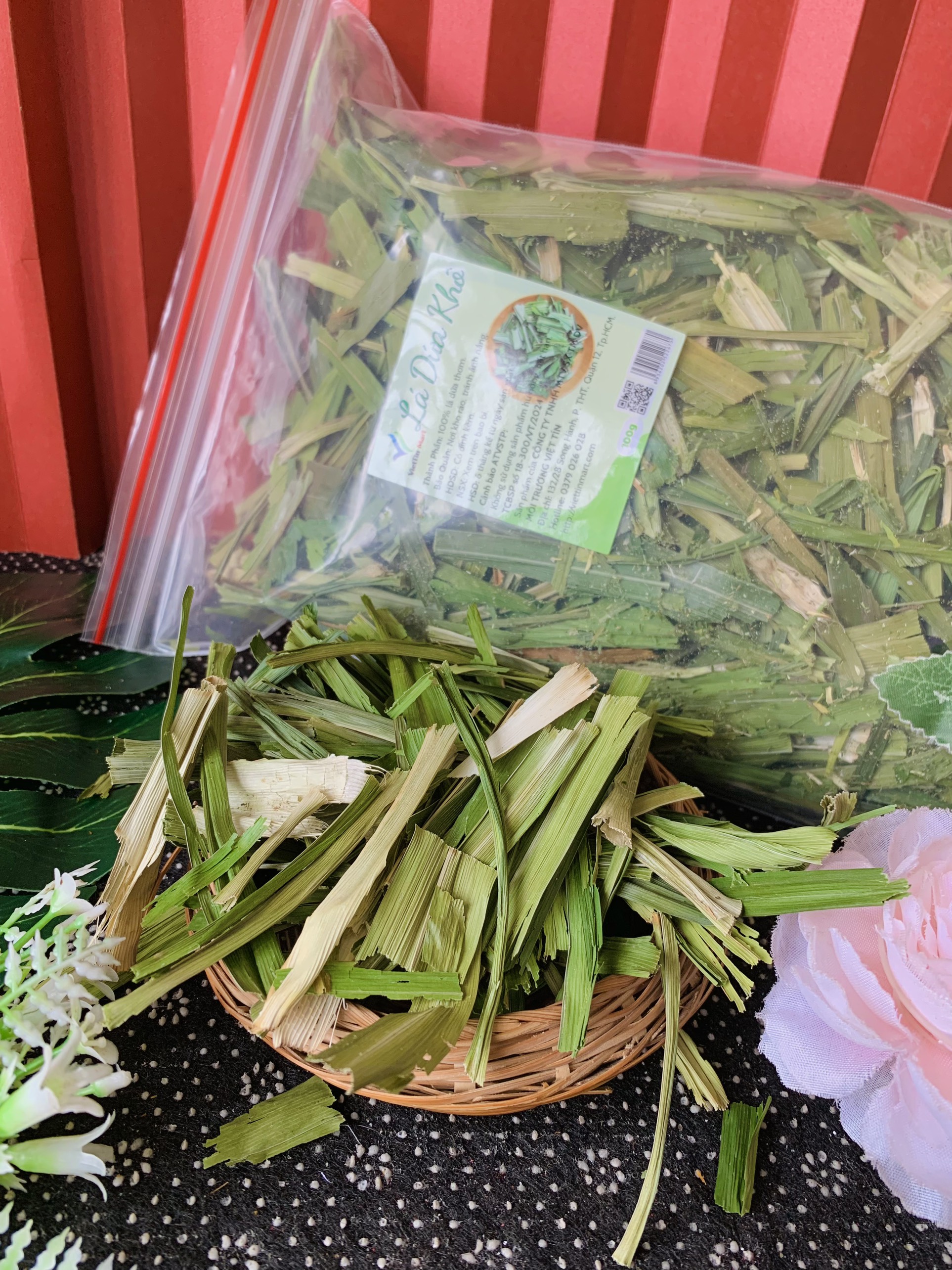 LÁ DỨA (LÁ NẾP) SẤY KHÔ THƠM TỰ NHIÊN 100G